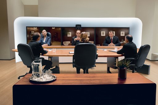 Unitronics interconecta tres salas de telepresencia en España