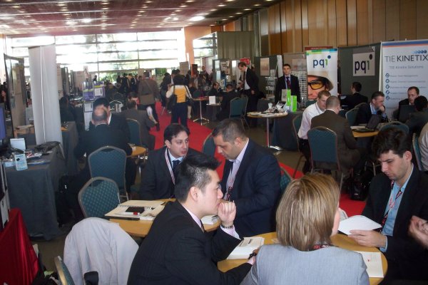 Los fabricantes asiáticos y de Europa del este inundan Distree XXL