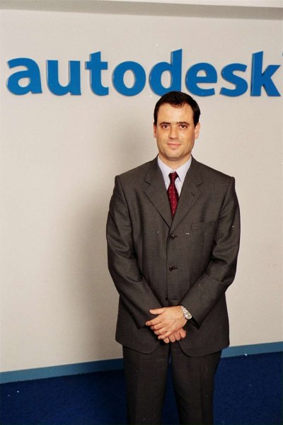 Autodesk seguirá recortando su canal de ventas