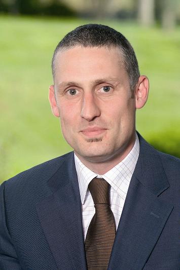 “Al canal español le queda por madurar cuando se trata de dar servicios”