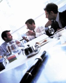 Los servicios TIC siguen creando empleo, por el momento