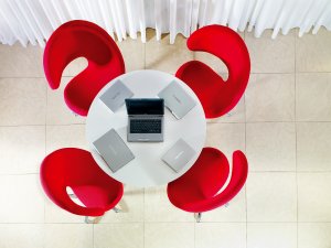 Toshiba apuesta por los portátiles ultraligeros