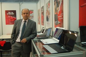 Packard Bell sigue diversificando su esquema comercial