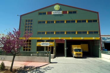 Unipapel pone el ojo en Portugal