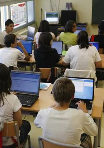 Telefónica lanza «Deberes», la tarifa plana ADSL para la escuela 2.0