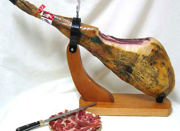 Valorista y Logisist regalan jamones a los distribuidores que más vendan