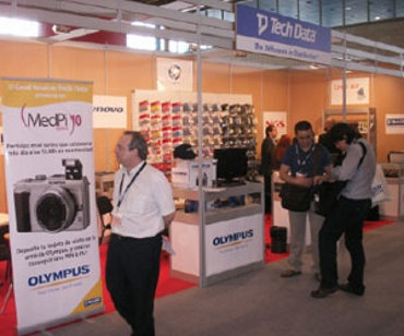 MedPi vende las bondades de la feria a un grupo de fabricantes en Madrid