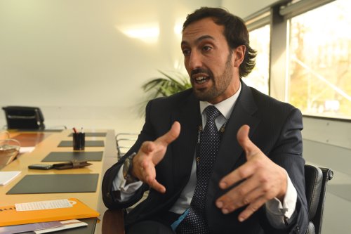 "Hemos puesto el negocio de servicios en manos de los partners"