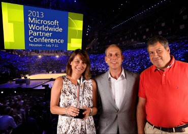 Corine Vives, Jon Roskill y José Ramòn Nieto