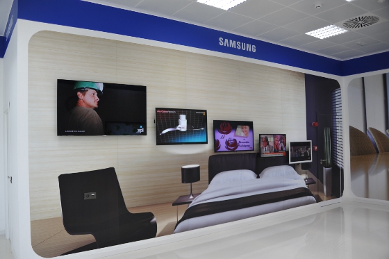 Samsung instala un demo center de digital signage en Charmex