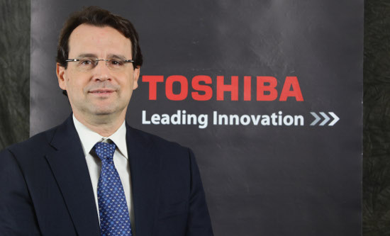 Emilio Dumas, Toshiba