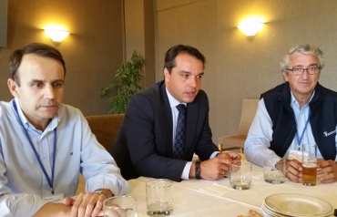 Ignacio Sainz de Baranda, en el centro de la foto, con otros miembros de la IAMCP