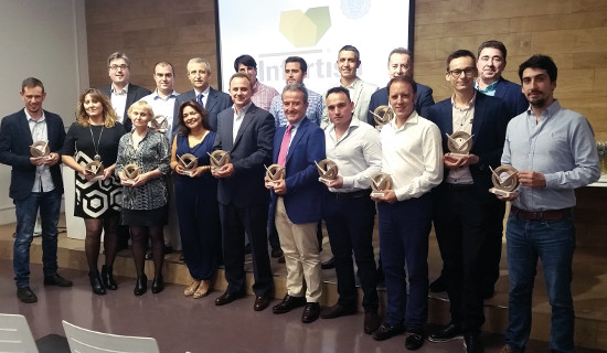 Foto de familia de premiados en la Convención de Infortisa 2016.