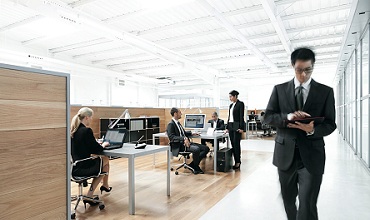 Oficina con empleados.