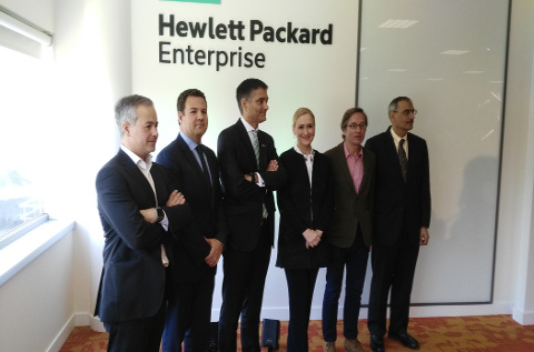 En el centro de la imagen, Cristina Cifuentes, flanqueada por José María de la Torre y José María Lasalle