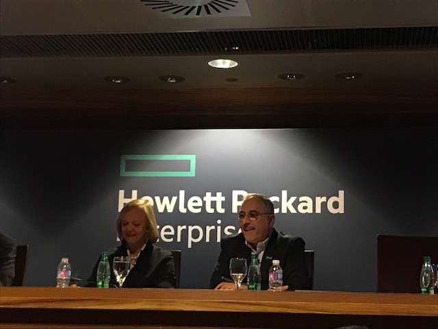 Meg Whitman, CEO de HPE, y Antonio Neri, Presidente de HPE, durante la rueda de prensa con los medios (de izq. a drch.)