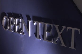 Logo de OpenText.