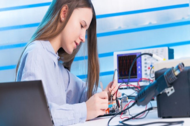 La presencia de la mujer en el sector TIC apenas ha variado en 20 años