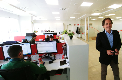 Emilio Sánchez-Clemente, en las nuevas oficinas de DMI.