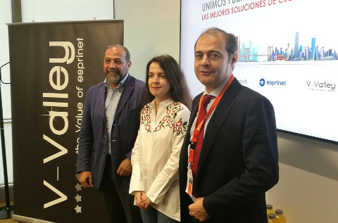 Fernando Feliu (V-Valley), Elba Fernández Novoa (Microsoft) y Carlos Delso (Huawei Empresas).