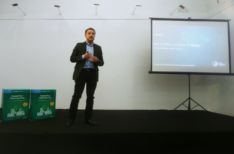 Pedro García-Villacañas presenta Kaspersky Security Cloud en Madrid.