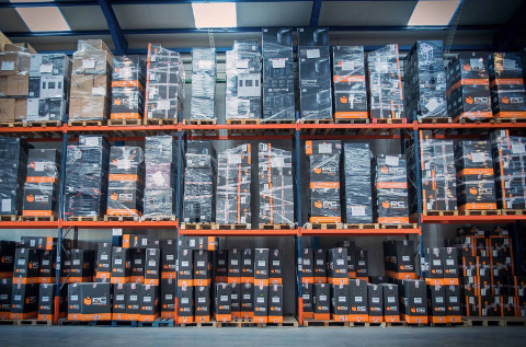 Almacén de PcComponentes.