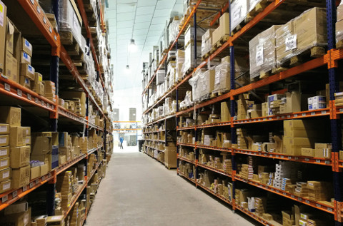 Almacén de un mayorista en España.