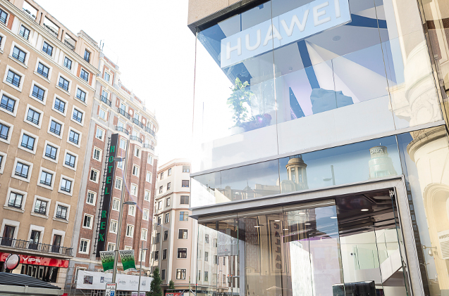 Tienda Huawei de Gran Vía.