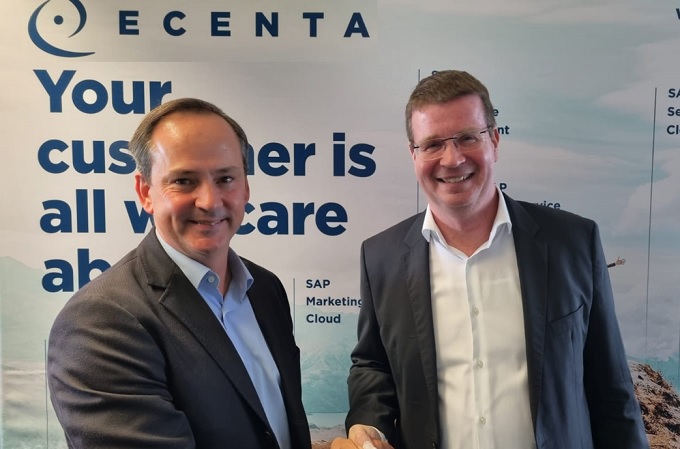 El presidente de VASS, Francisco Javier Latasa, a la izquierda, junto al CEO y cofundador de ECENTA, Thorsten Wewers