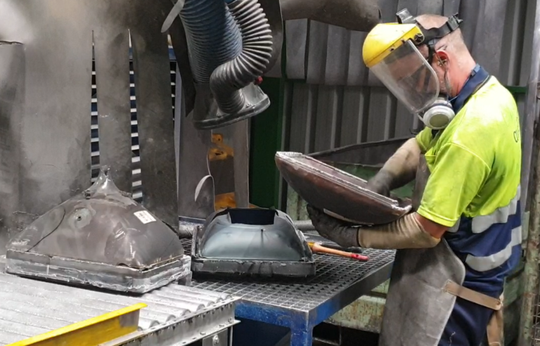 Gestión de reciclaje de un televisor en una planta especializada (foto de Recyclia).