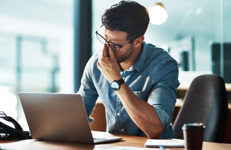 Trabajador quemado o con síndrome de burnout (ADOBE).