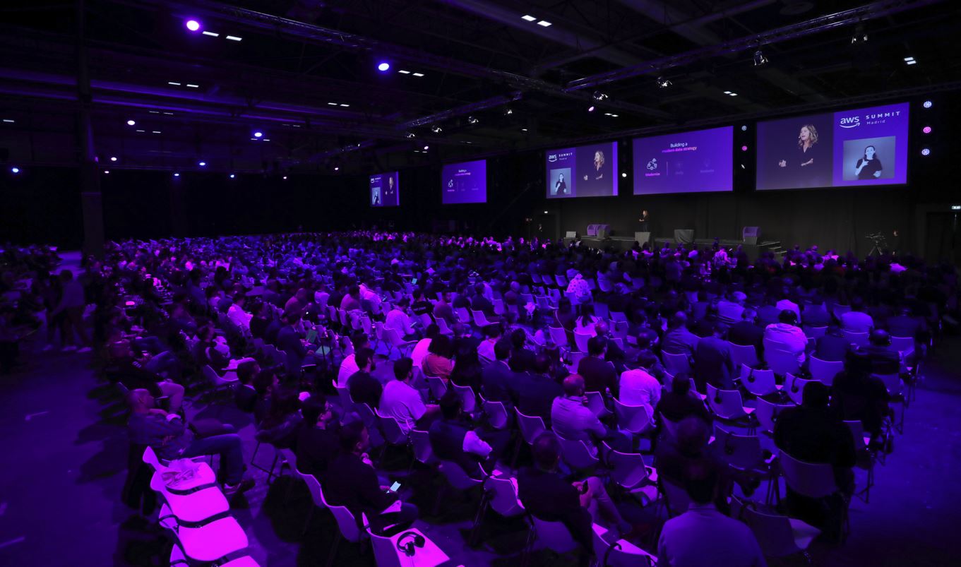 Sesión plenaria del AWS Summit 2022 de Madrid. 