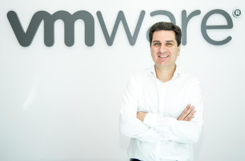Vicente Pérez, de. VMware. 