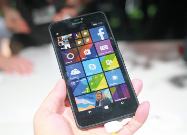 Nokia Lumia 640 XL smartphone