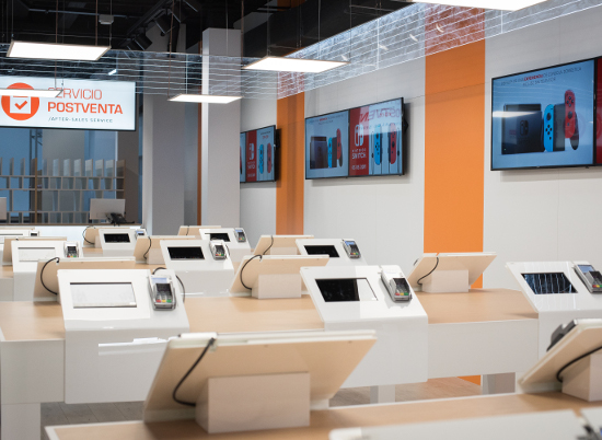 Tienda de PC Componentes en Madrid, interior. 