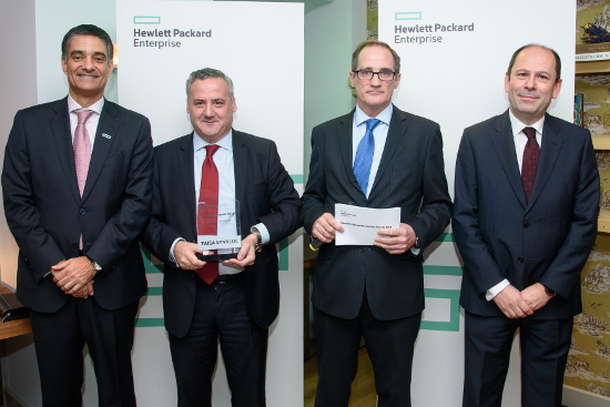 Premio a Taisa Syvalue en los premios del canal de HPE 2016. 